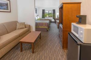 Posezení v ubytování Super 8 by Wyndham Central Pt Medford