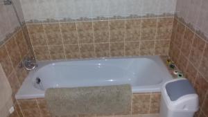 Ένα μπάνιο στο Side Seaview St Pauls Bay Apartment +9 φωτογραφίες
