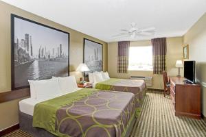 Gallery image of Super 8 by Wyndham Gurnee in Gurnee