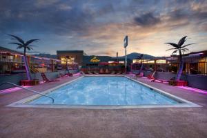 Bazén v ubytování Travelodge by Wyndham Hawthorne nebo v jeho okolí