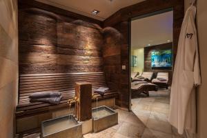A seating area at Hotel Maximilian
