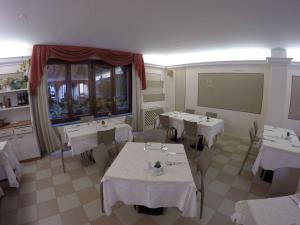 Εστιατόριο ή άλλο μέρος για φαγητό στο Hotel Ristorante Centrale