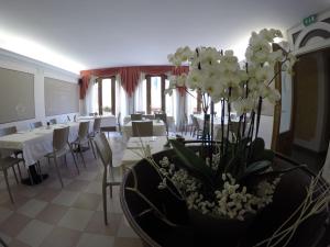 Fotografie z fotogalerie ubytování Hotel Ristorante Centrale v destinaci Vestone