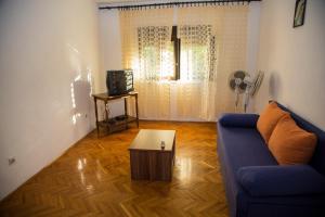 TV a/nebo společenská místnost v ubytování Apartman Marijana Smojver