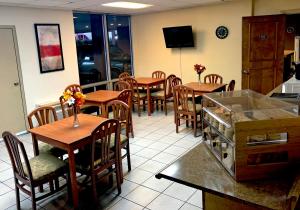 Restaurace v ubytování FairBridge Inn & Suites - Lewiston