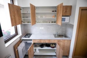 Kuchyňa alebo kuchynka v ubytovaní Ubytovanie Alej Bojnice