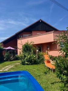 Balatonalmádi Apartmanház 8220 Balatonalmádi, Balatonfüzfői út 100 kép - 2