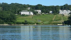 Strawberry Hill Seaside Inn