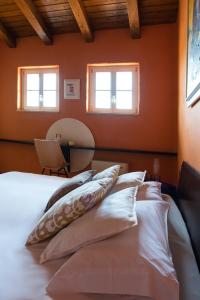 Letto o letti in una camera di Klinec Plešivo Art Rooms
