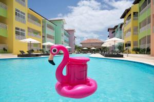 Bazén v ubytování Los Flamencos Aparthotel Beach Club nebo v jeho okolí