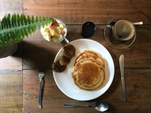 Breakfast options available to guests at Kumari Guest House 