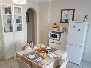 Kuchnia lub aneks kuchenny w obiekcie Apartamento Rocas del Mar 130