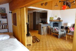 Postel nebo postele na pokoji v ubytování Crans Montana Cervin 35