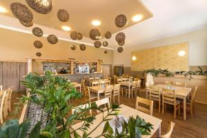 Restaurace v ubytování Hotel Racek
