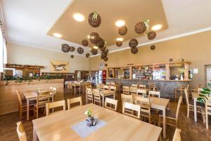 Restaurace v ubytování Hotel Racek
