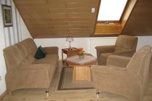 Posezení v ubytování Ferienwohnung in der Vulkaneifel