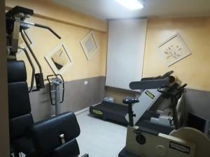 Fitness centrum a/nebo fitness zařízení v ubytování Hotel Ristorante La Ripa