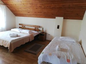 Φωτογραφία από το άλμπουμ του Rustic Argesean σε Corbeni +35 φωτογραφίες