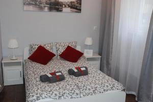 Postel nebo postele na pokoji v ubytování Grey House