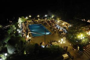 Bazén v ubytovaní Riviera Hotel alebo v jeho blízkosti