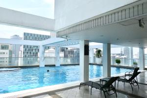 The swimming pool at or close to Parkview KLCC Serviced Suites