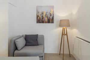 Ein Sitzbereich in der Unterkunft Di Lorenzi Albergo Diffuso
