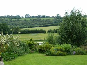 Un jardín fuera de Cameley Lodge - Self Catering