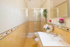 Bilik mandi di Leonardo Suite Navona