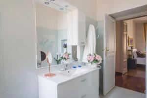 Bilik mandi di Leonardo Suite Navona +37 gambar