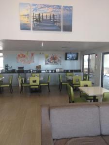 Posezení v ubytování Quality Inn & Suites