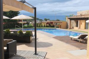 Bazén v ubytovaní Hostalet de Begur - Adults Only alebo v jeho blízkosti