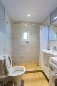 Kúpeľňa v ubytovaní Sweet Home VIPGreece + 37 fotografií