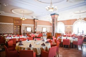 מסעדה או מקום אחר לאכול בו ב-Kainar Hotel
