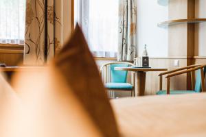 Posezení v ubytování Hotel Vier Jahreszeiten
