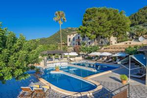 Bazén v ubytování Monnaber Nou Finca Hotel & Spa nebo v jeho okolí