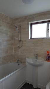 Gallery image of The Heart Of Stratford..! in London