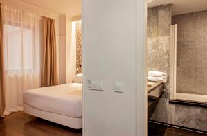 Gallery image of Chic & Basic Velvet in Barcelona