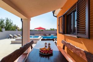 Φαγητό σε αυτή η βίλα ή κάπου εκεί κοντά