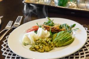 Makanan di atau berdekatan lodge