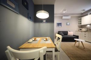 Kuchyňa alebo kuchynka v ubytovaní Teatro Verdi Accommodation + 29 fotografií