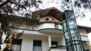 The building in which a panziókat is located