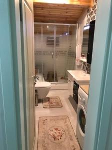 Koupelna v ubytování Yıldız Pansiyon + 43 fotografií