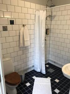 Koupelna v ubytování Hotell Humbla
