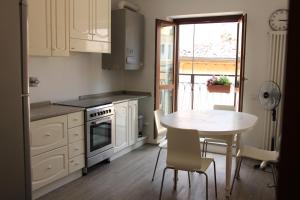 Una cocina o kitchenette en iRooms Central Station