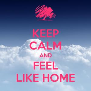 モガンにあるMogan Feel like at Homeの空のピンクの雲