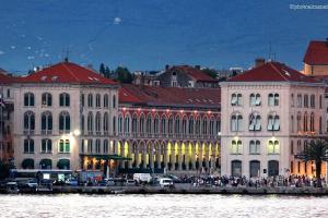 Nespecifikovaný výhled na destinaci Split nebo výhled na město při pohledu z penzionu