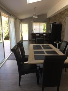Ruang duduk di Chambres d hotes Couette et Campagne