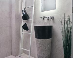 Kylpyhuone majoituspaikassa Arismari Luxury Villas