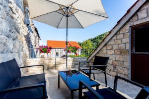 Balkón nebo terasa v ubytování Apartmani Rebac
