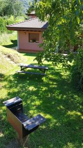 A garden outside Apartamentos La Corona - Cabrales